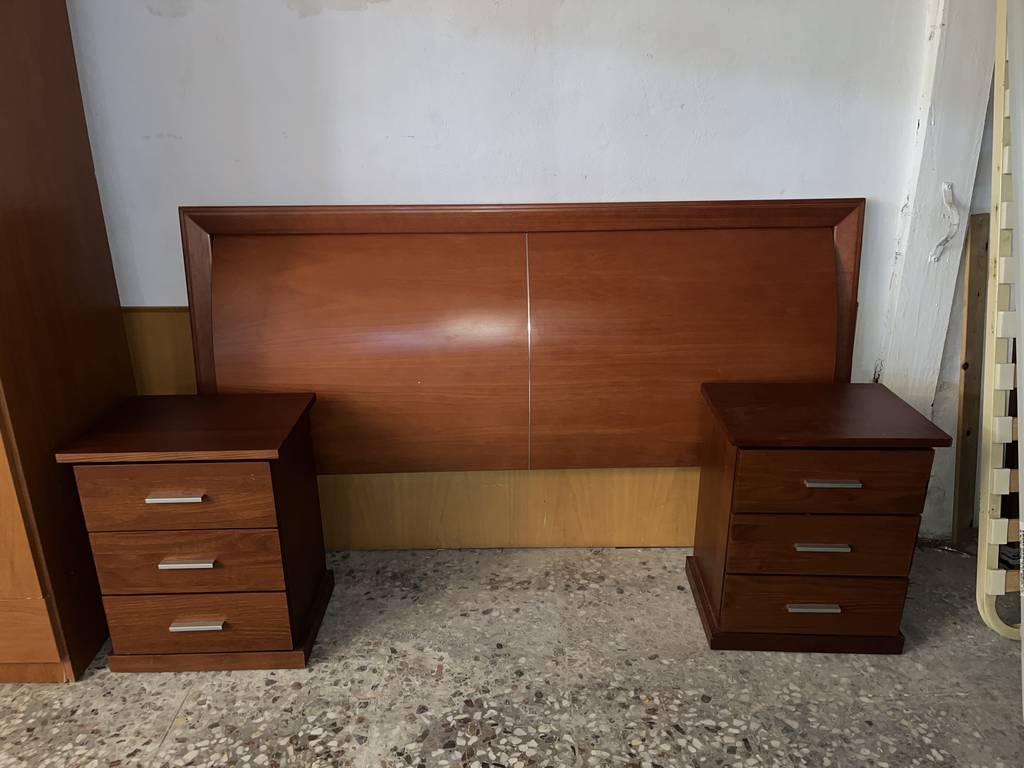 CABECERO Y 2 MESITAS - Imagen 3