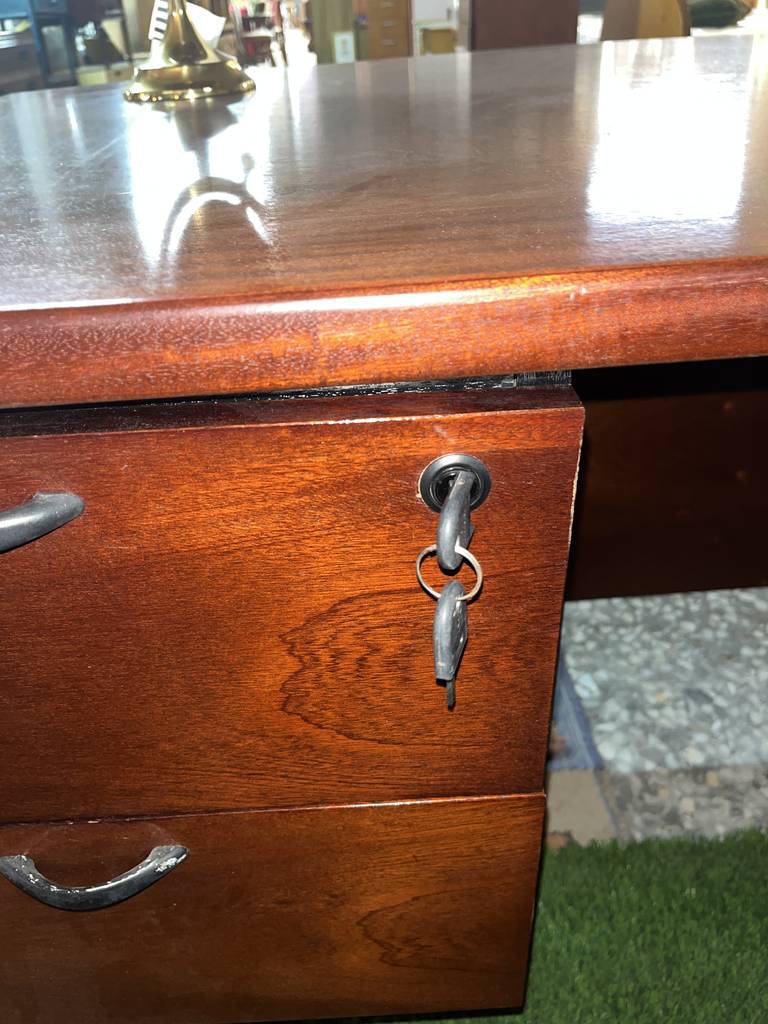 MESA DE OFICINA - Imagen 8