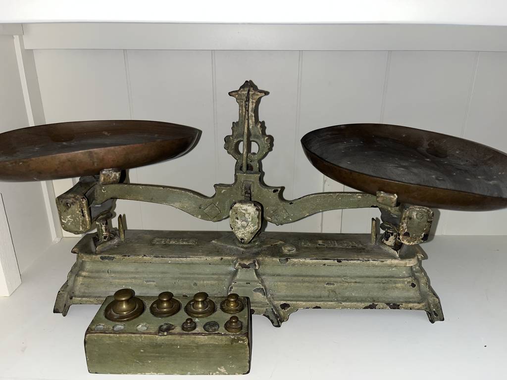 ANTIGUA BÁSCULA CON PESAS - Imagen 3