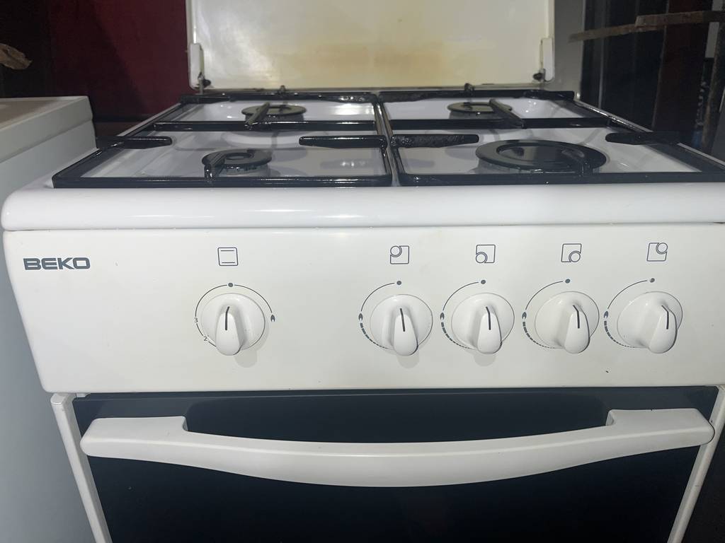 COCINA DE GAS Y HORNO BEKO - Imagen 5