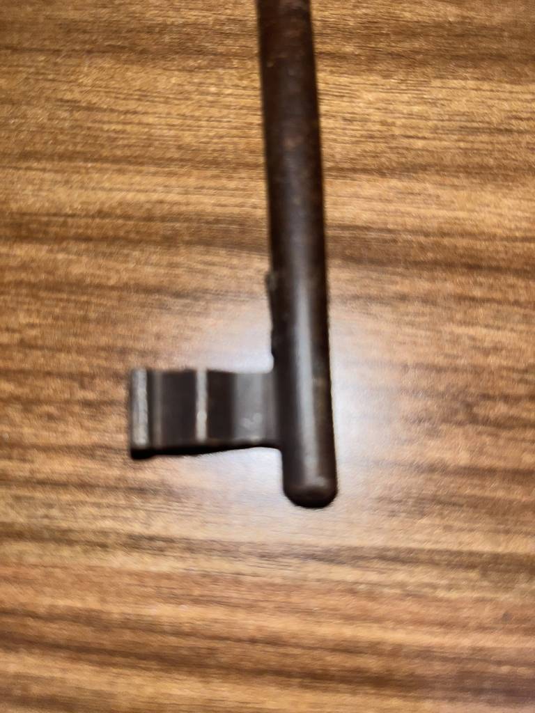 LLAVE ANTIGUA - Imagen 4