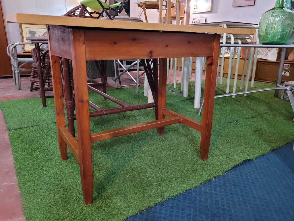 MESA CON TAPA - Imagen 6