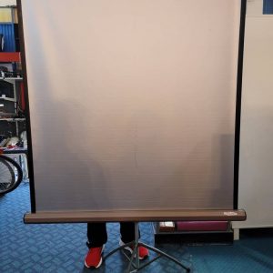 PANTALLA DE PROYECCIÓN PORTÁTIL