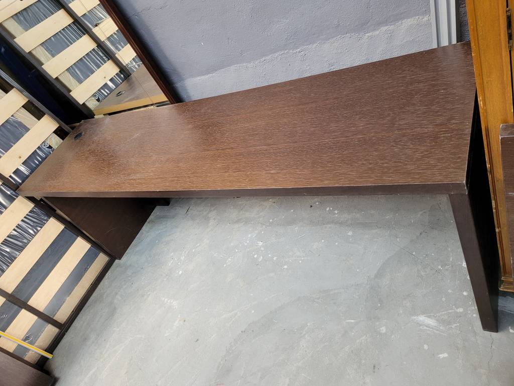 ESCRITORIO DE GRAN TAMAÑO - Imagen 3