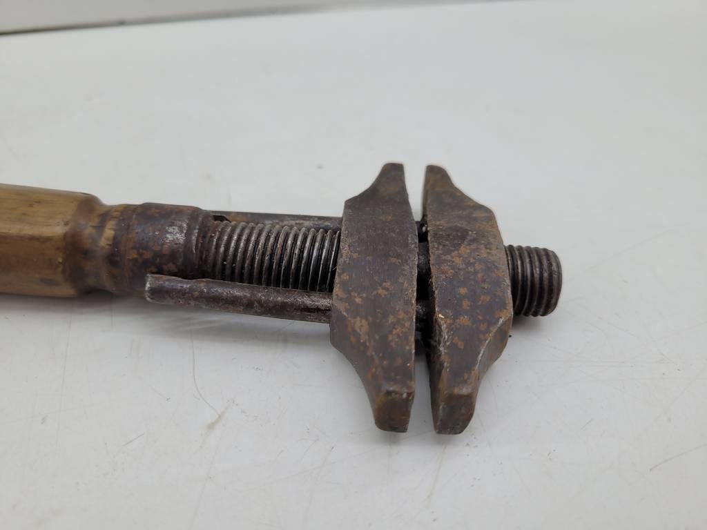 LLAVE INGLESA ANTIGUA - Imagen 3