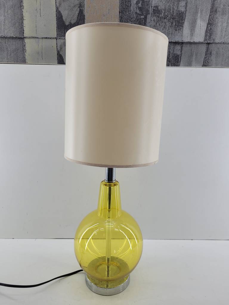 LÁMPARA DE MESA AMARILLA