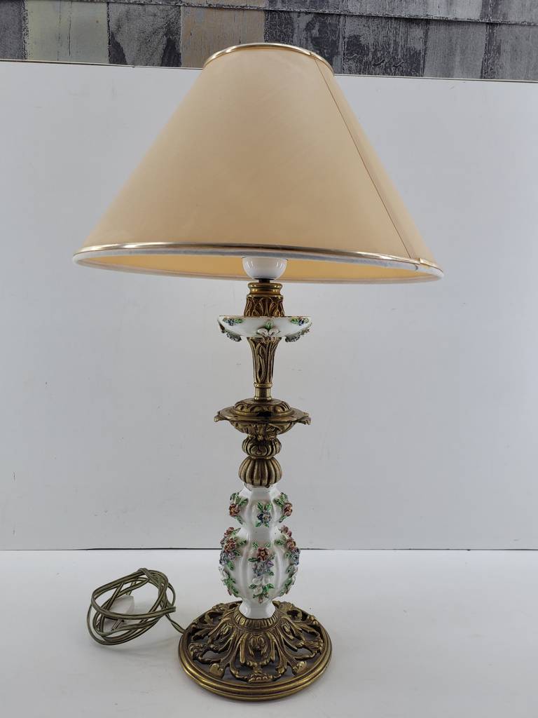 LÁMPARA DE MESA ANTIGUA