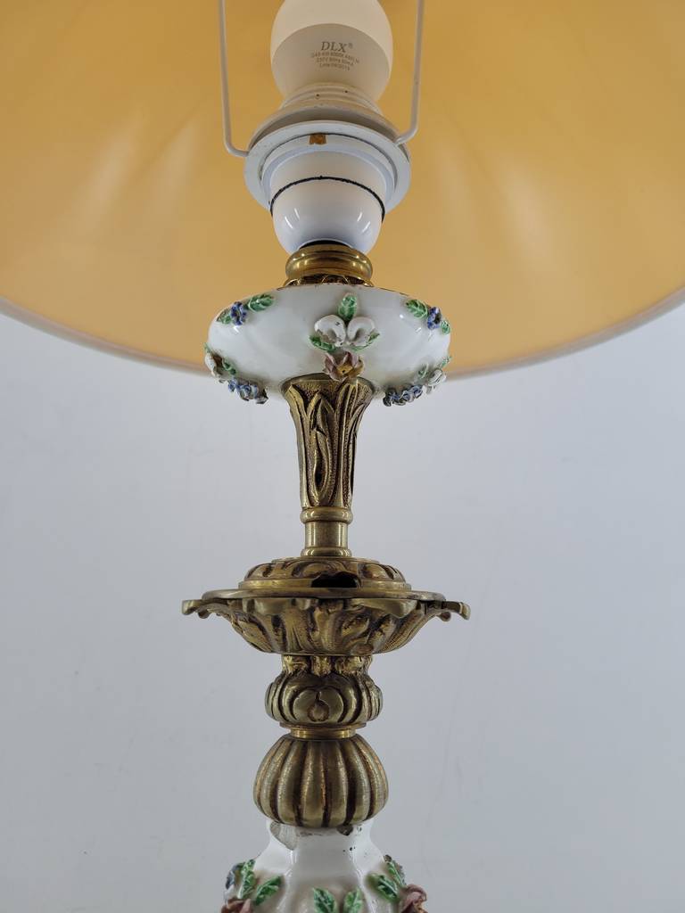 LÁMPARA DE MESA ANTIGUA - Imagen 3