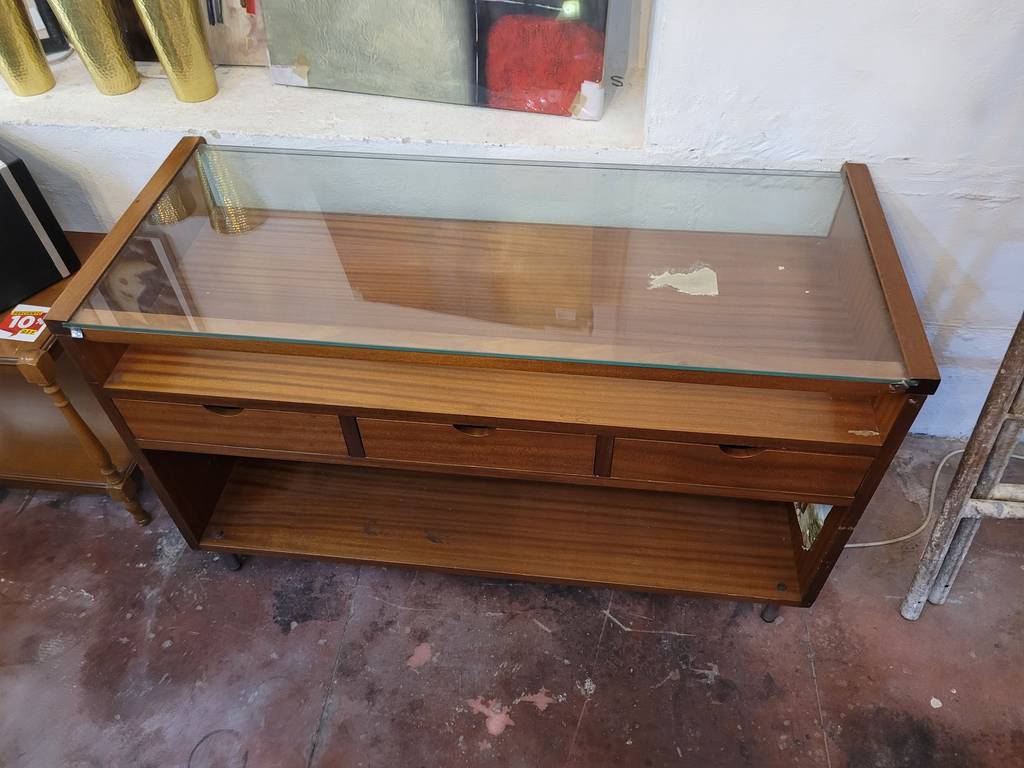 MOSTRADOR CON VITRINA - Imagen 4