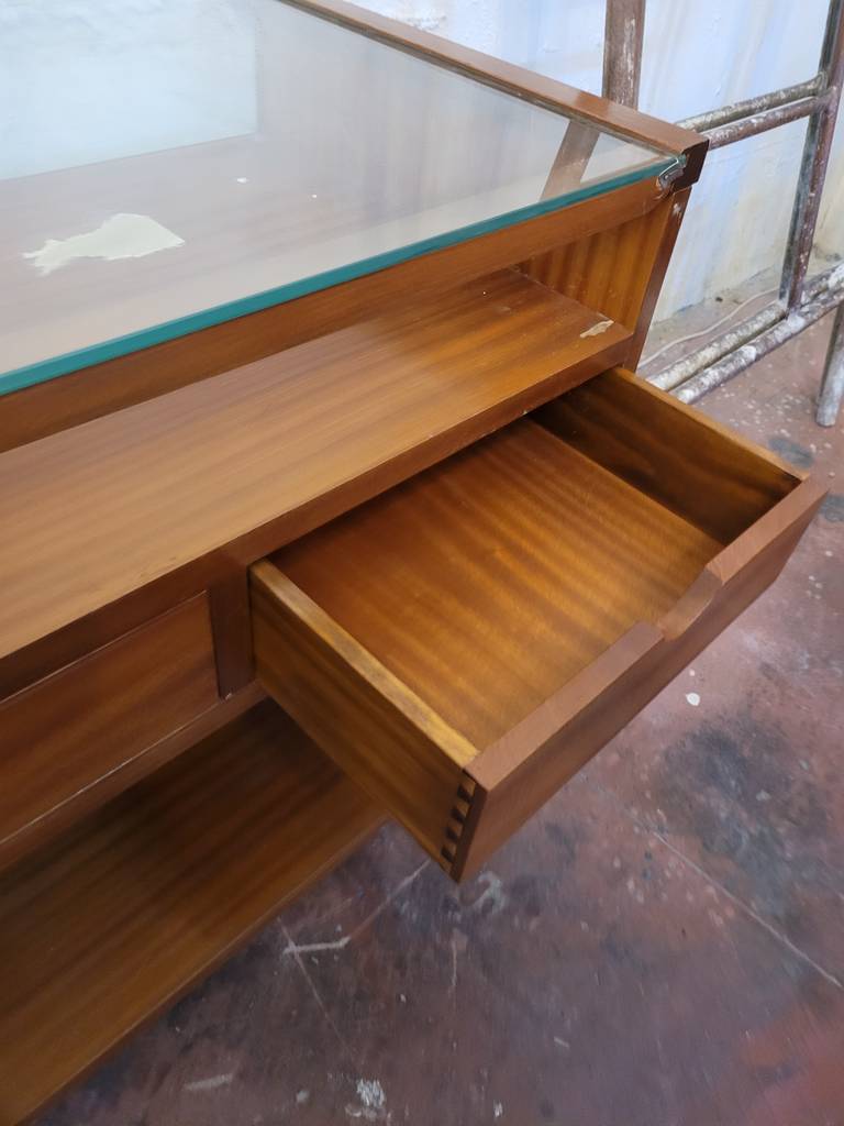 MOSTRADOR CON VITRINA - Imagen 5