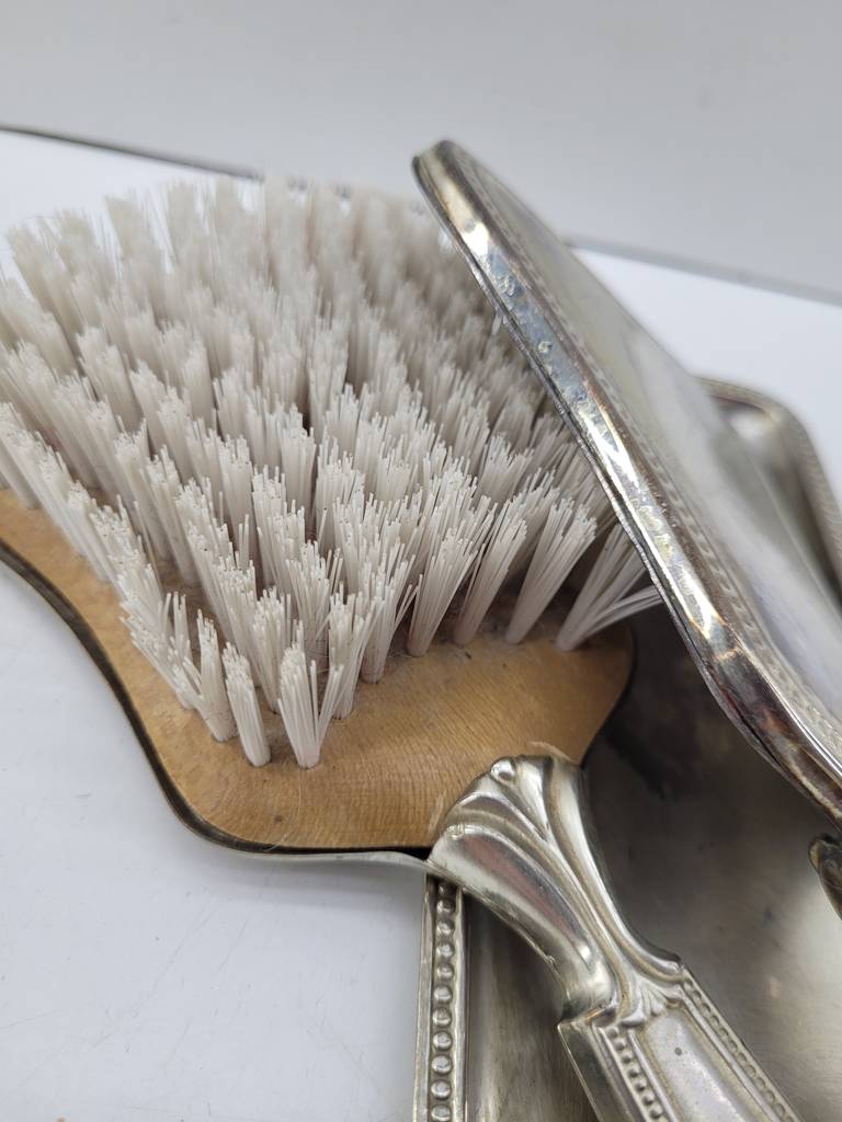 JUEGO DE TOCADOR PLATEADO - Imagen 4