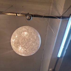 LÁMPARA ESFÉRICA DE HILOS