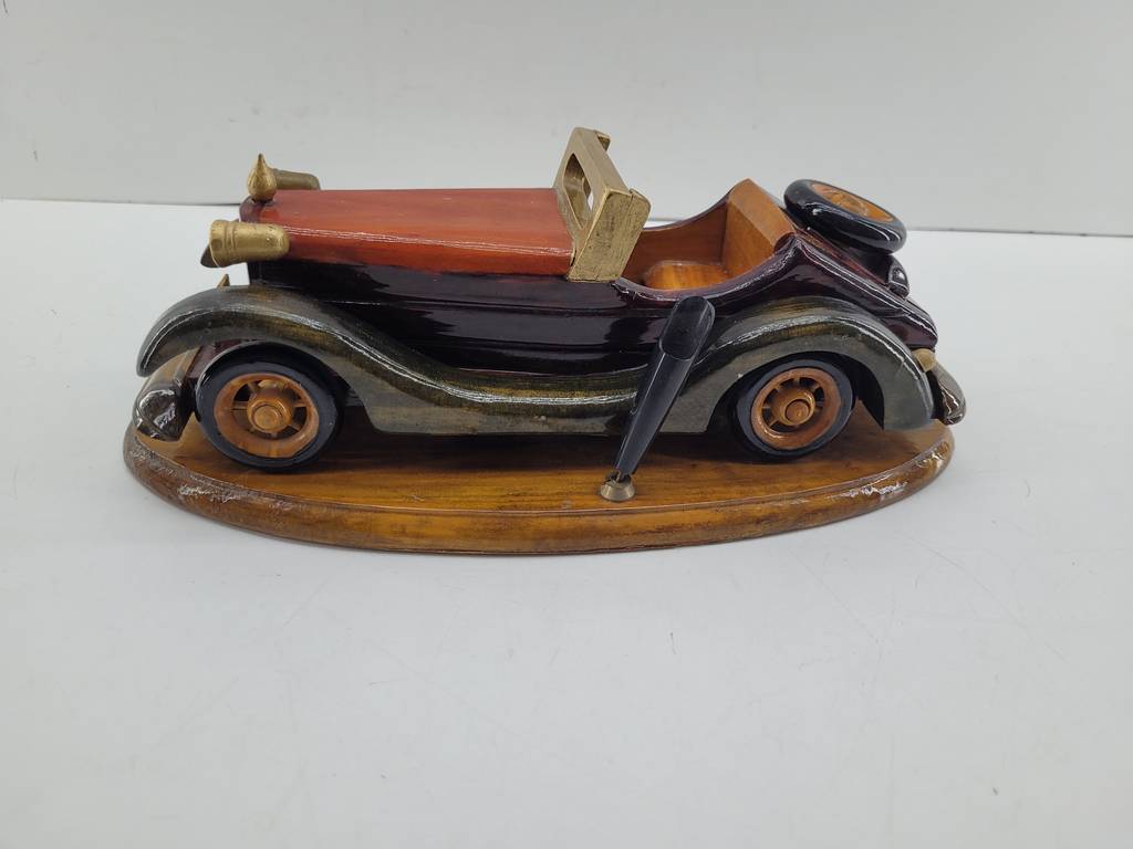 FIGURA DE COCHE VINTAGE