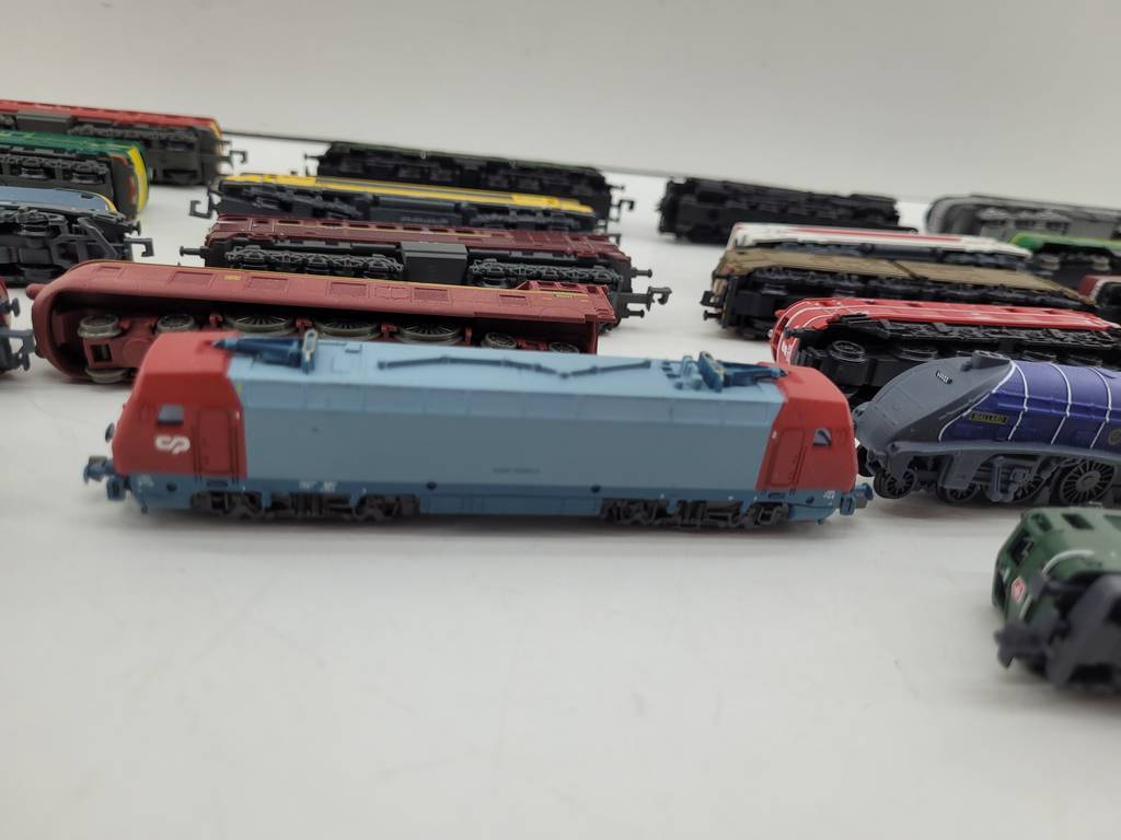 COLECCIÓN DE 27 LOCOMOTORAS - Imagen 11