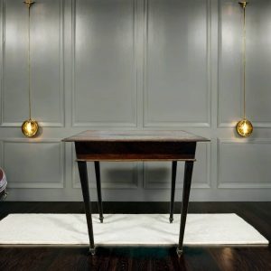 MESA ANTIGUA VETEADA