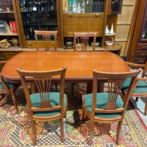 MESA DE COMEDOR Y 6 SILLAS