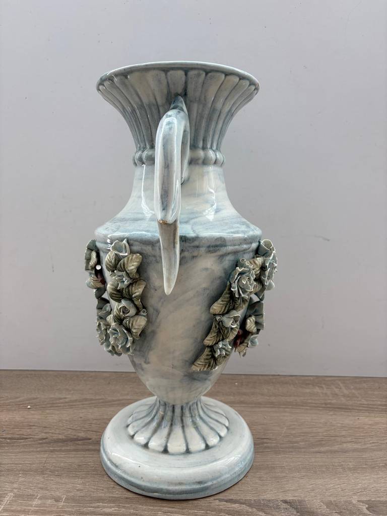 JARRÓN CON APLIQUES DE FLORES - Imagen 4