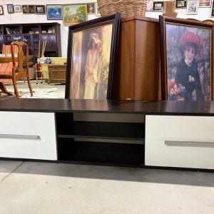 MUEBLE DE TV MODERNO