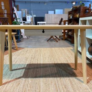 MESA DE IKEA MODERNA