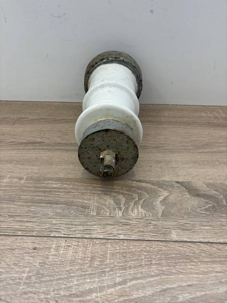 AISLADOR ELÉCTRICO DE PORCELANA - Imagen 4