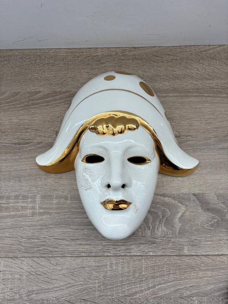 MÁSCARA DE PORCELANA
