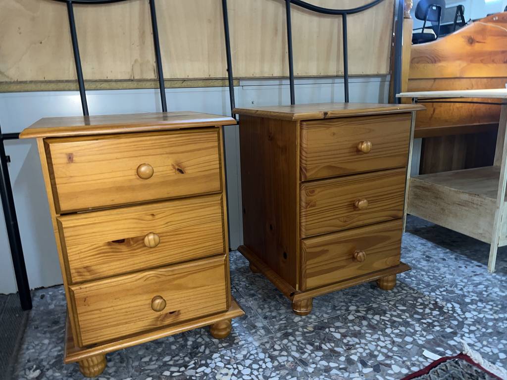 2 MESITAS RÚSTICAS - Imagen 4