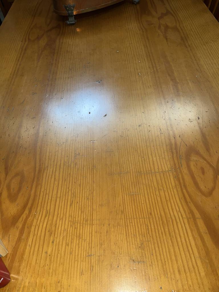 MESA Y 4 SILLAS RÚSTICAS - Imagen 10