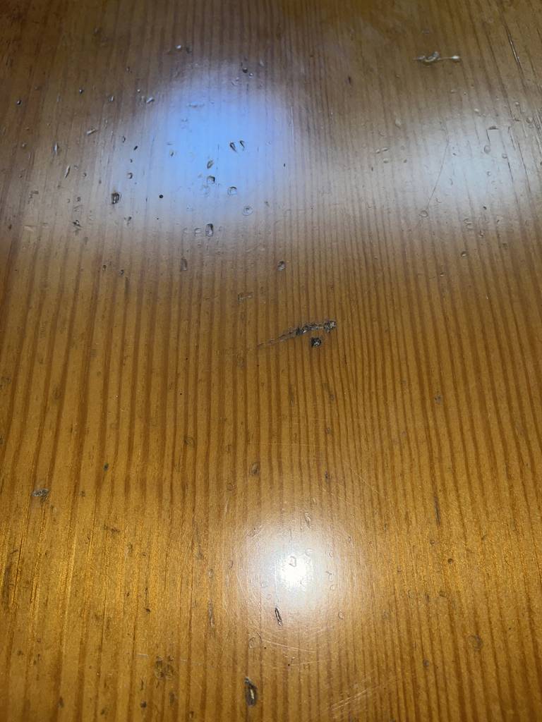 MESA Y 4 SILLAS RÚSTICAS - Imagen 11