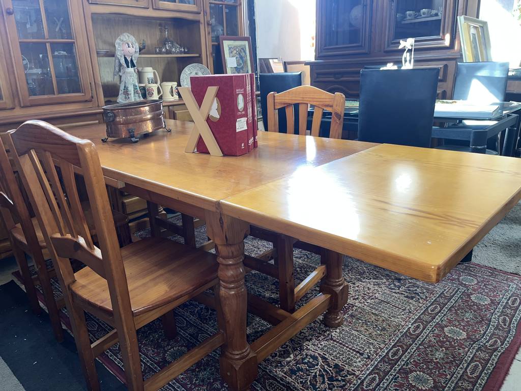 MESA Y 4 SILLAS RÚSTICAS - Imagen 4