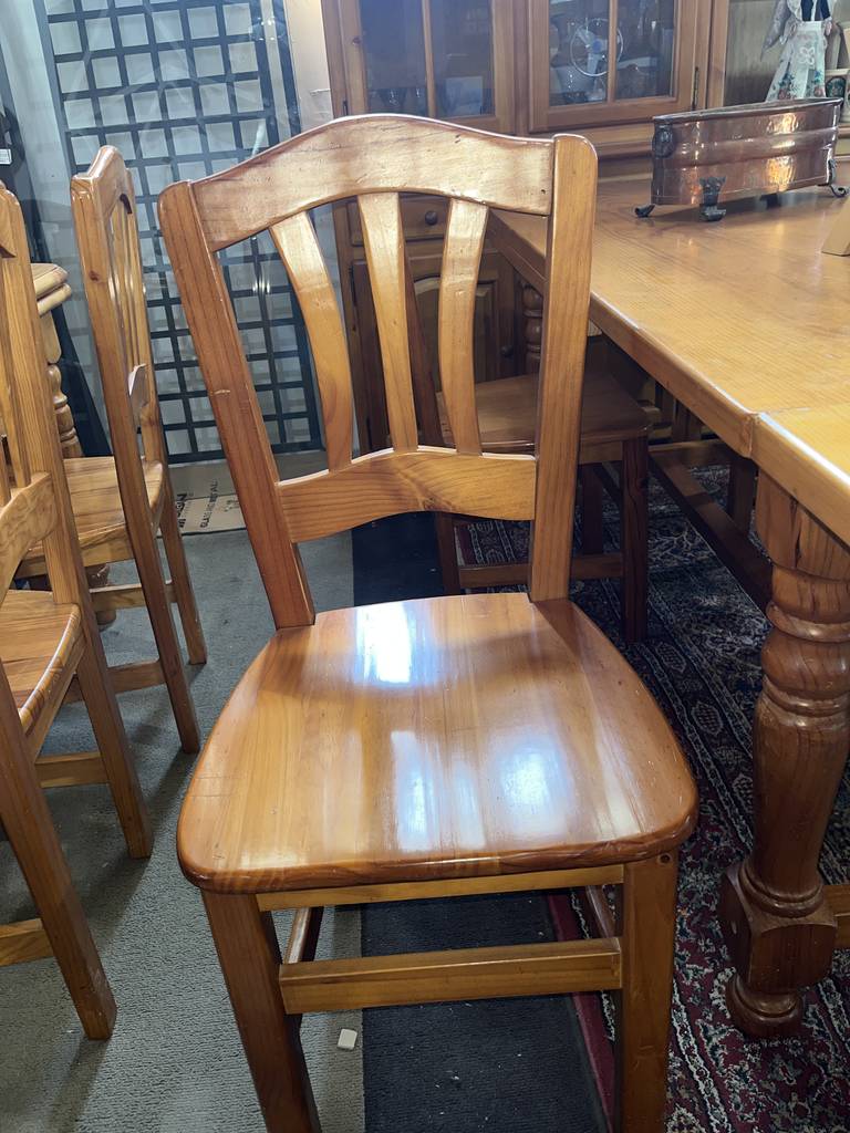 MESA Y 4 SILLAS RÚSTICAS - Imagen 7