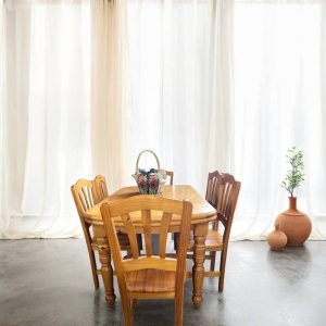 MESA Y 6 SILLAS RÚSTICAS