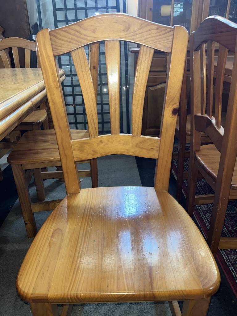 MESA Y 6 SILLAS RÚSTICAS - Imagen 8