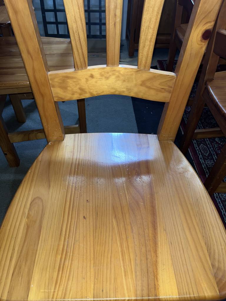 MESA Y 6 SILLAS RÚSTICAS - Imagen 10