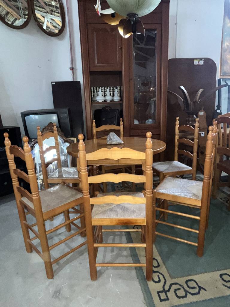 MESA REDONDA Y 6 SILLAS - Imagen 2