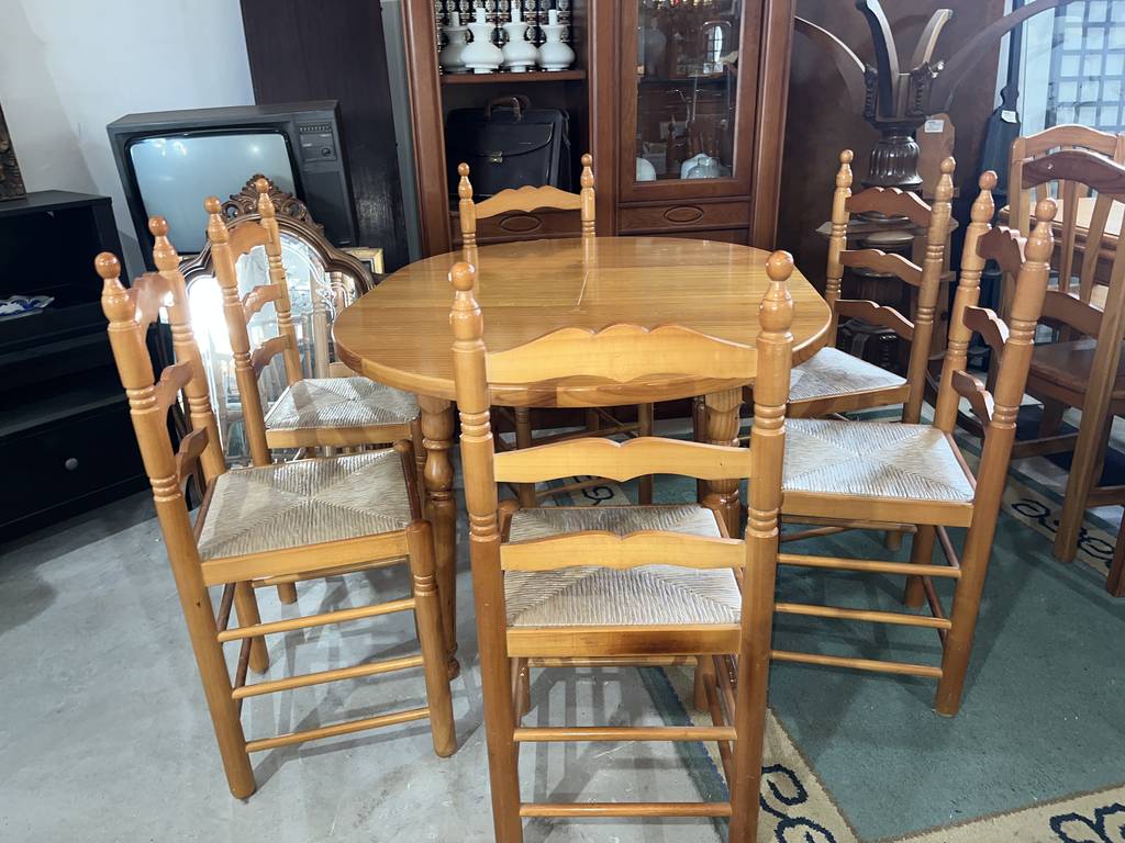 MESA REDONDA Y 6 SILLAS - Imagen 6