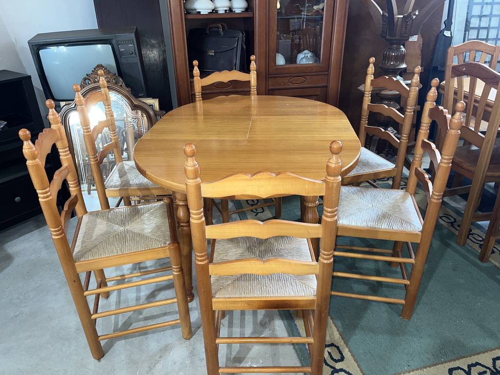 MESA REDONDA Y 6 SILLAS - Imagen 5