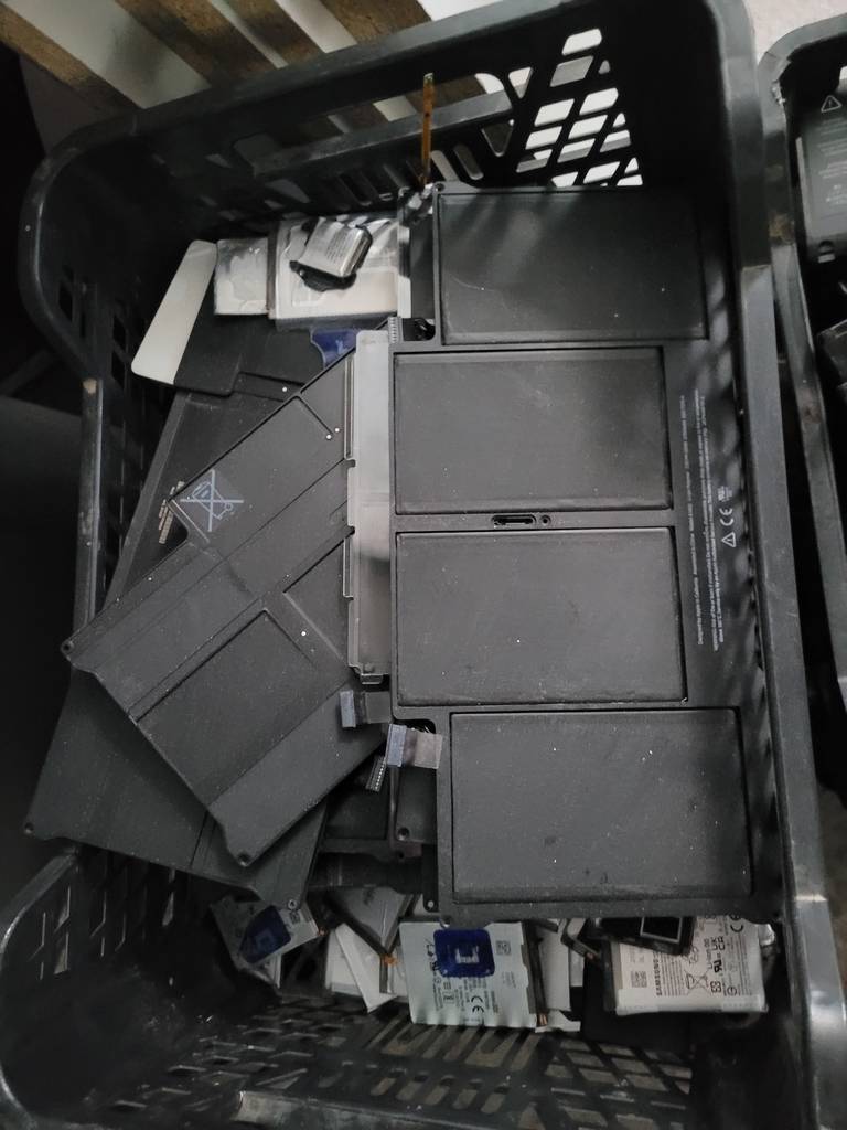 61 EQUIPOS DE APPLE AVERIADOS - Imagen 14