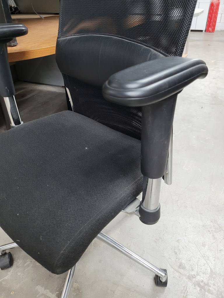 SILLA NEGRA ERGONÓMICA - Imagen 4
