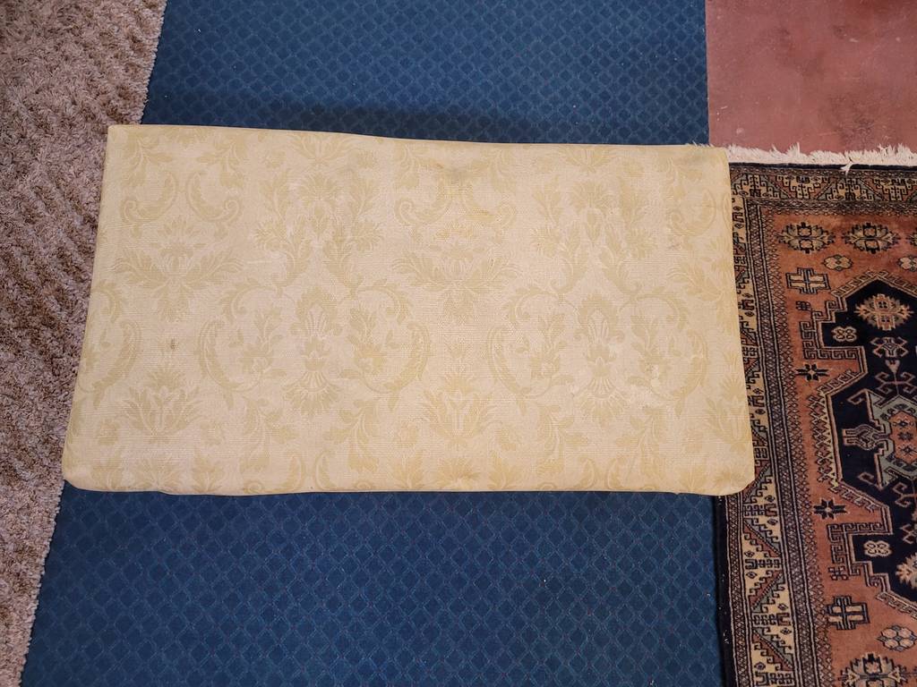 TABURETE ACOLCHADO - Imagen 6