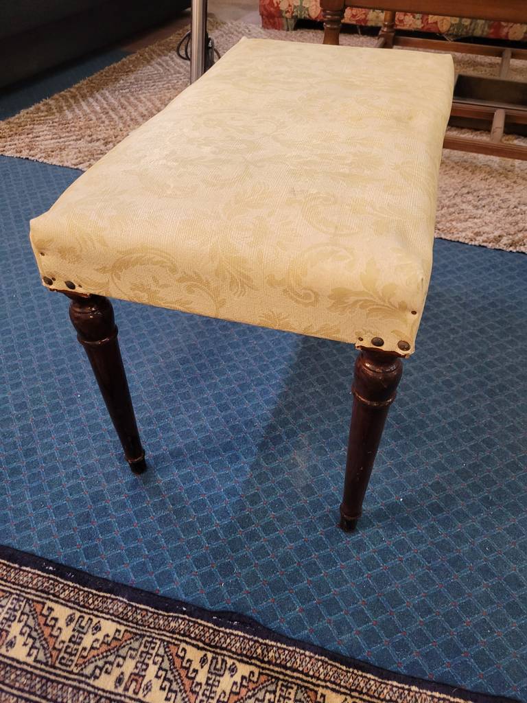 TABURETE ACOLCHADO - Imagen 4