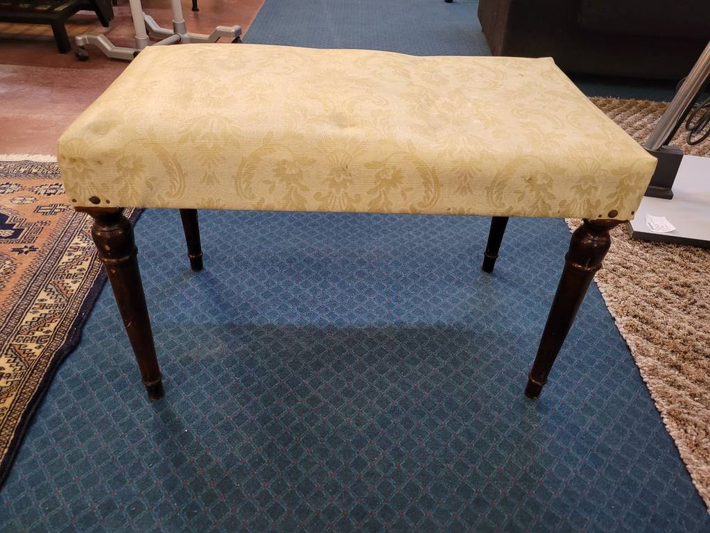 TABURETE ACOLCHADO - Imagen 3