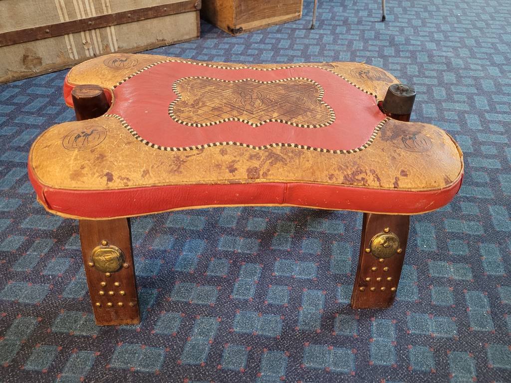 TABURETE DE MONTURA DE CAMELLO - Imagen 5