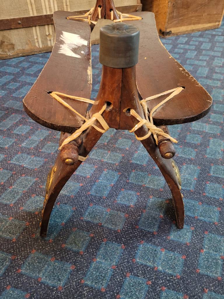 TABURETE DE MONTURA DE CAMELLO - Imagen 9