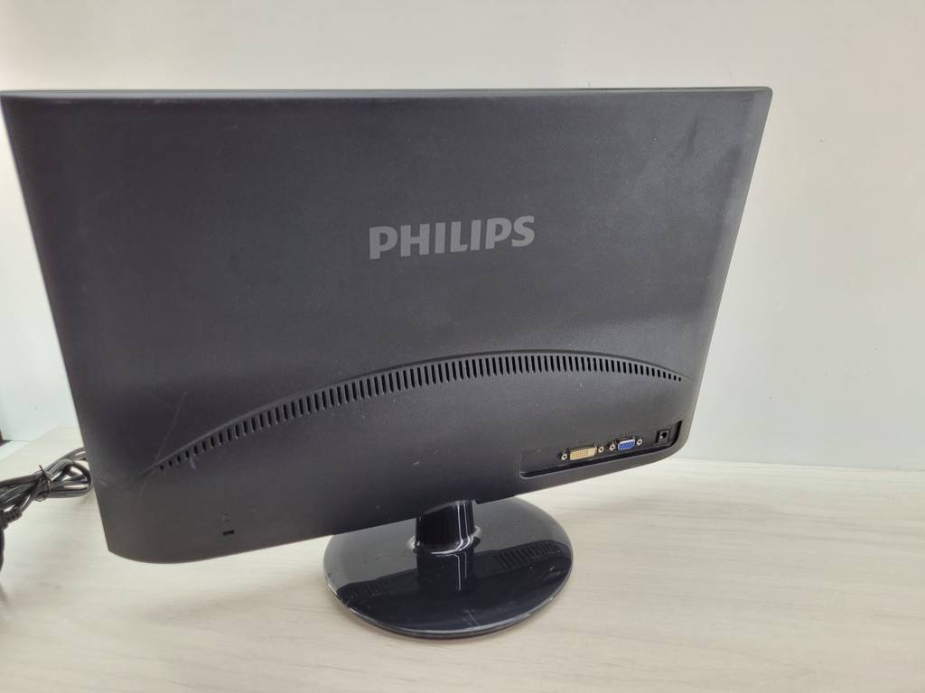 MONITOR PHILIPS 18,5” - Imagen 4