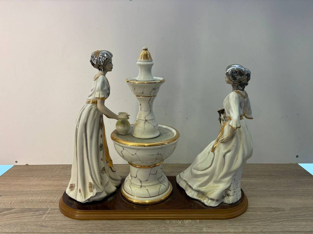 FIGURA DE PORCELANA - Imagen 7