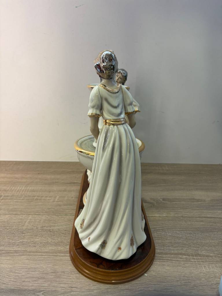 FIGURA DE PORCELANA - Imagen 5