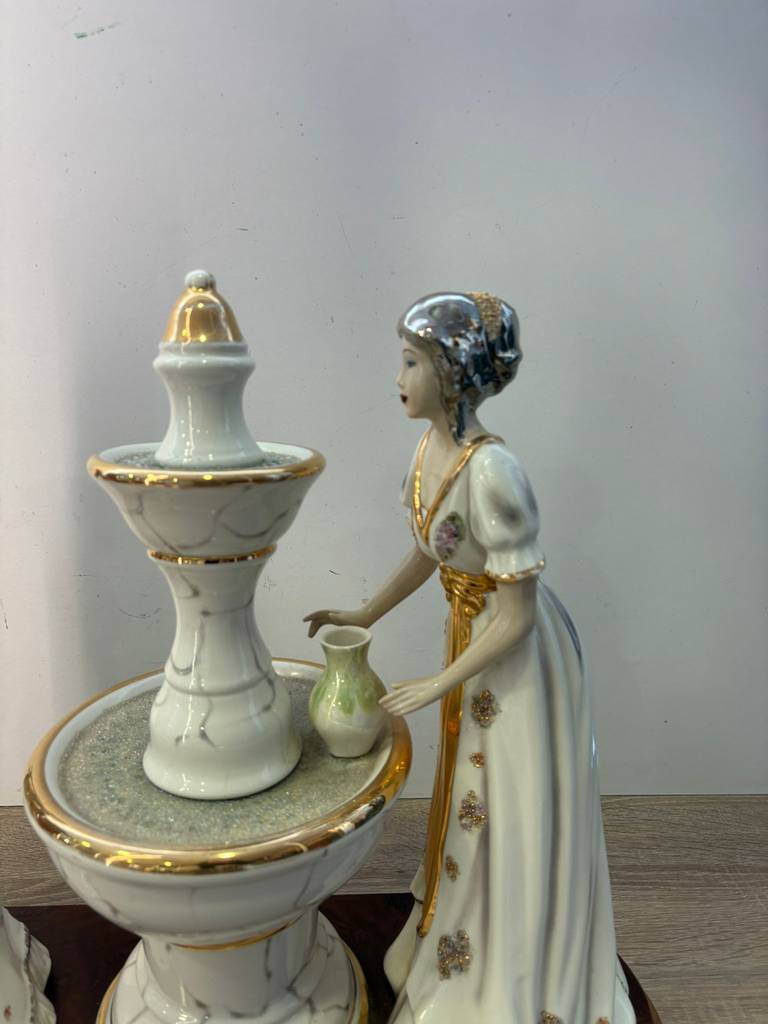 FIGURA DE PORCELANA - Imagen 3