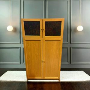 ARMARIO CON VIDRIERA