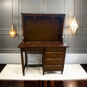 ESCRITORIO CON ESTANTERÍA