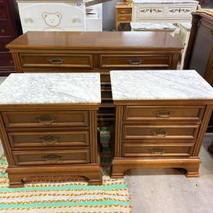 CÓMODA Y 2 MESITAS
